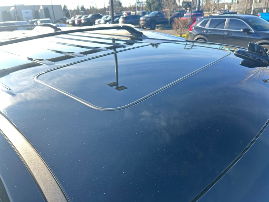 Used 2019 Cadillac Escalade ESV Platinum w/ Escalade Sport Edition image 28