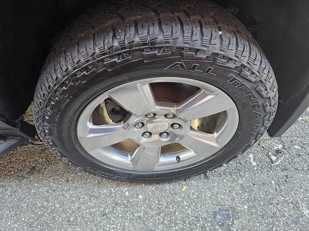 Used 2019 Chevrolet Tahoe LS w/ All-Season Package AWD/4WD image 19