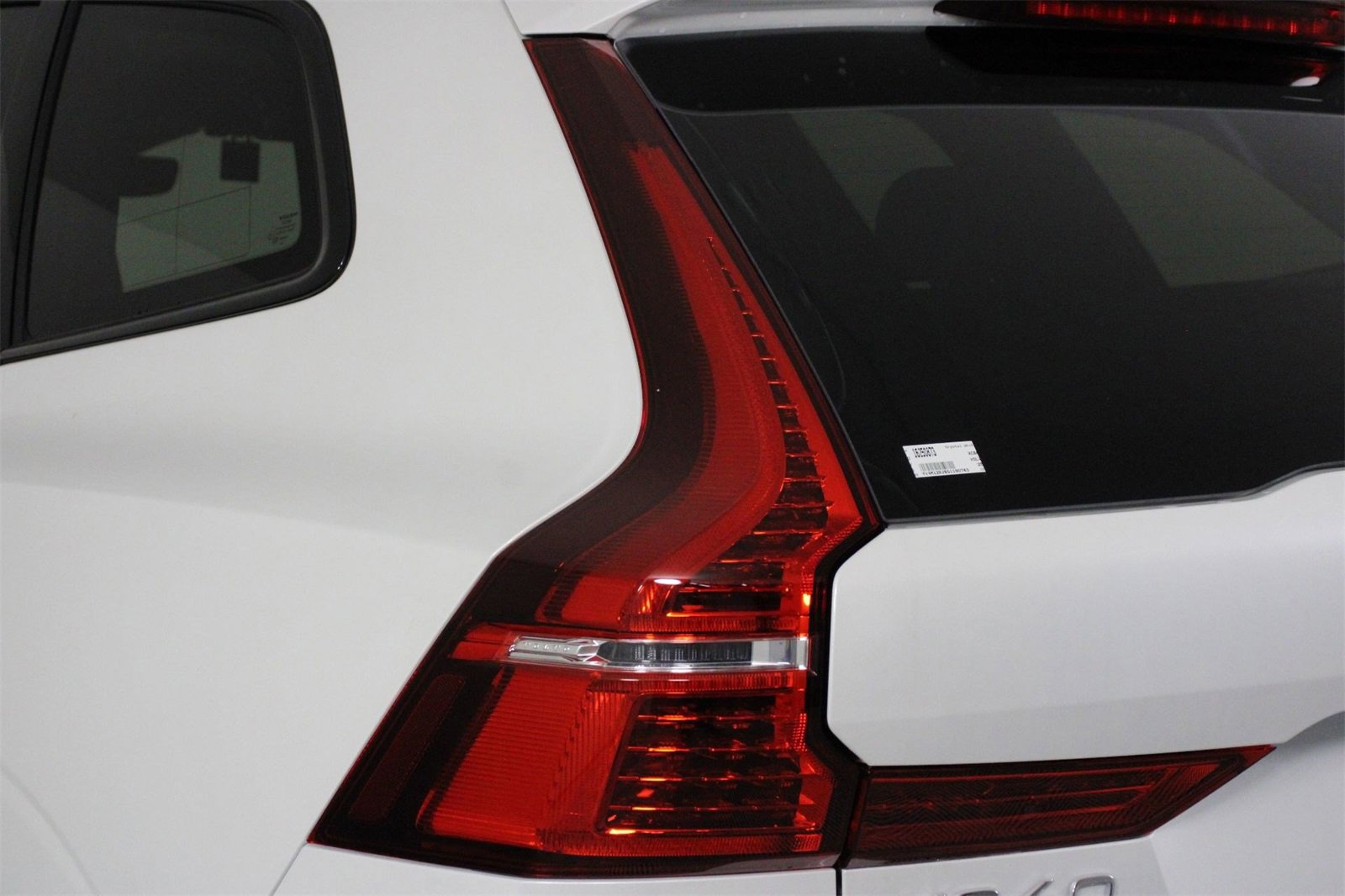 New 2025 Volvo XC60 B5 Core w/ Climate Package image 15