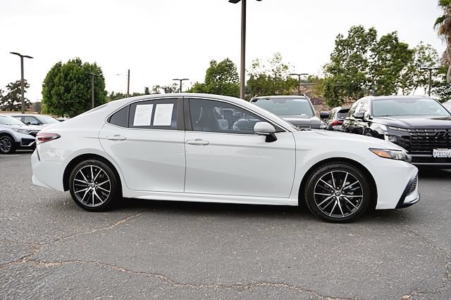 Used 2023 Toyota Camry SE FWD image 7