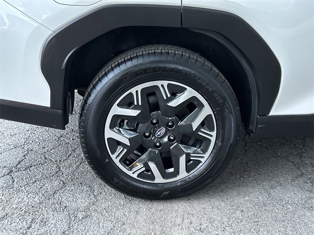 Certified 2025 Subaru Forester Premium image 12