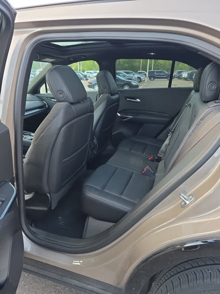 Used 2024 Cadillac XT4 Sport AWD/4WD image 6