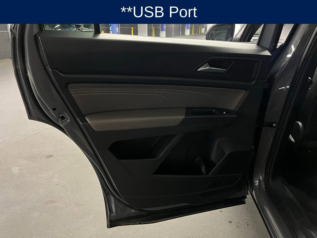 Used 2022 Volkswagen Atlas Cross Sport SE w/ Panoramic Sunroof Package image 21