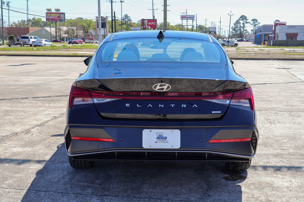 Used 2024 Hyundai Elantra Limited image 22