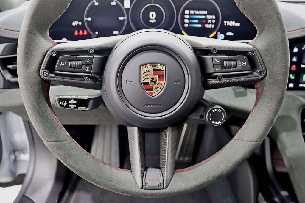 Used 2024 Porsche Taycan GTS image 16