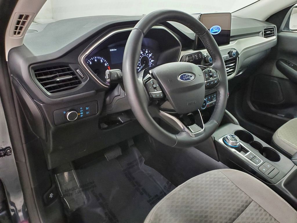 Used 2022 Ford Escape SE w/ Cold Weather Package AWD/4WD image 10
