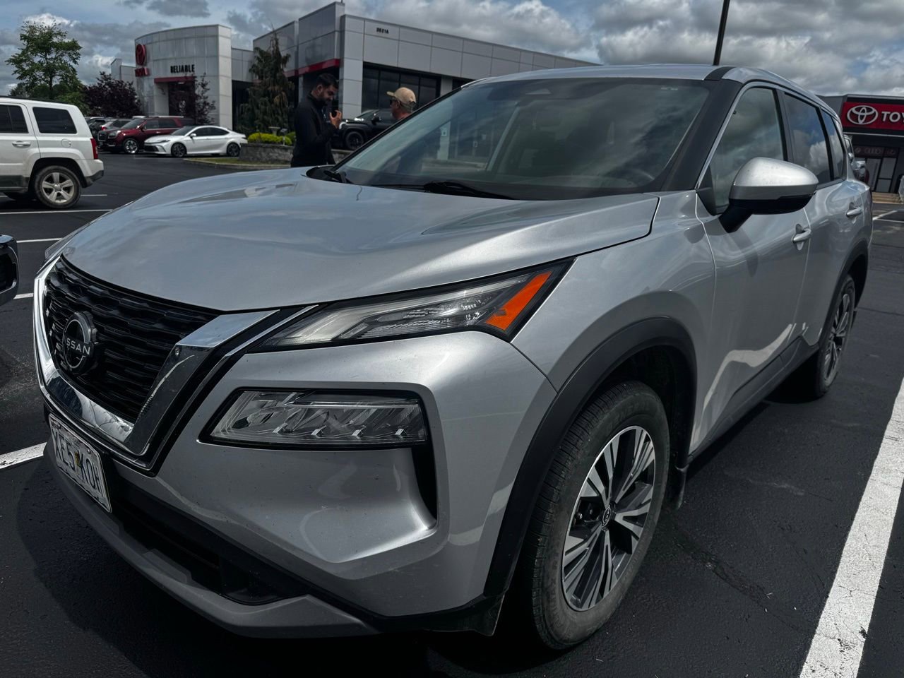 Used 2022 Nissan Rogue SV AWD/4WD image 4