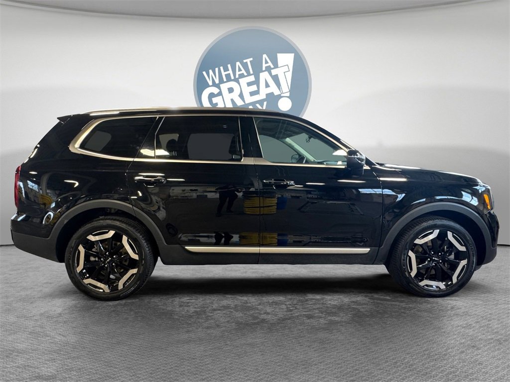 Certified 2024 Kia Telluride S w/ S Sunroof Package image 2