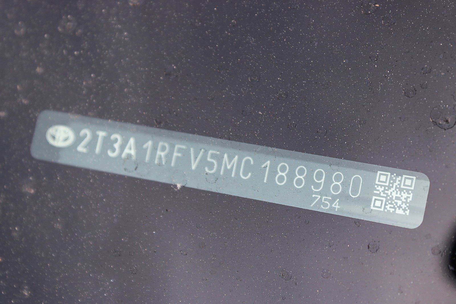 Used 2021 Toyota RAV4 XLE Premium image 3