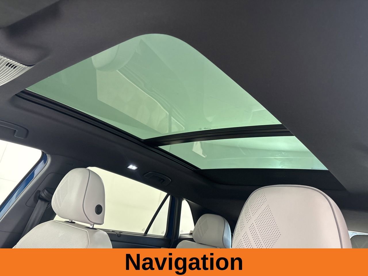 Used 2025 Volkswagen Atlas Cross Sport SEL Premium R-Line image 9