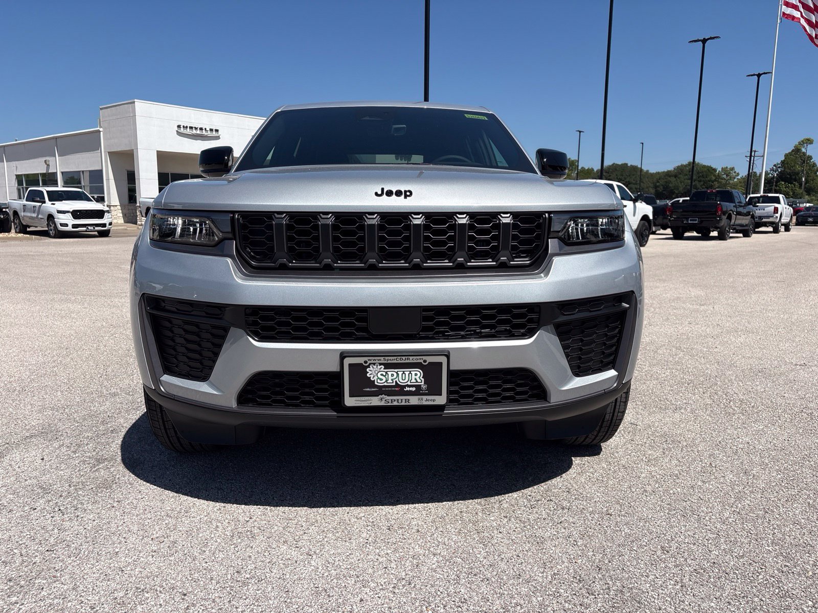 New 2026 Jeep Grand Cherokee Altitude RWD image 9