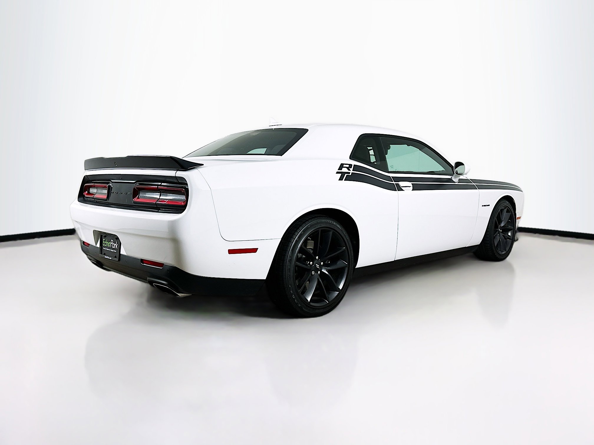 Used 2022 Dodge Challenger R/T w/ Performance Handling Group image 9