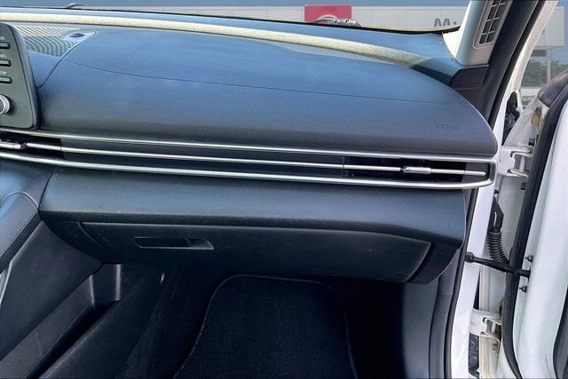 Used 2023 Hyundai Elantra SEL image 22
