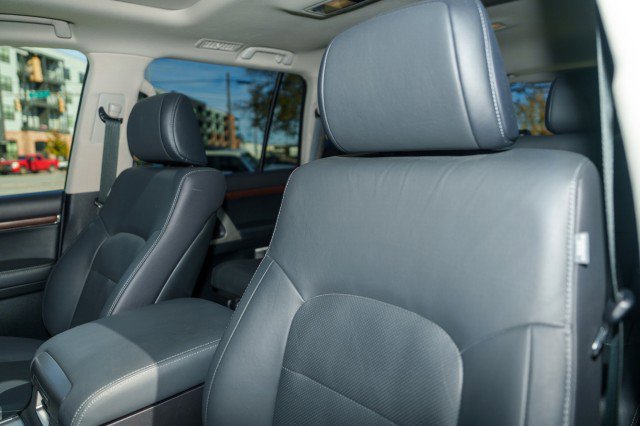 Used 2021 Toyota Land Cruiser image 12