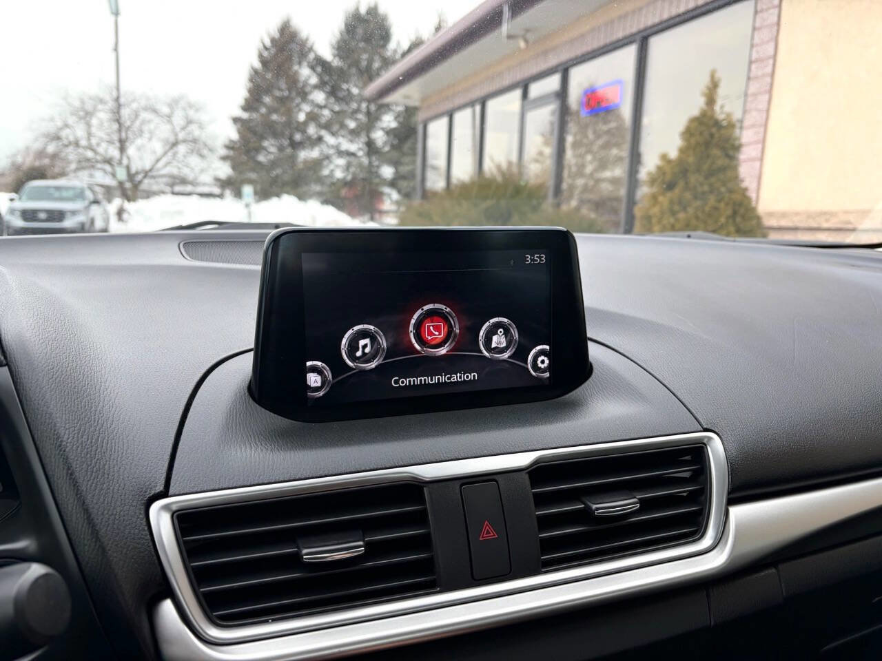 Used 2018 MAZDA MAZDA3 Sport w/ Preferred Equipment Package FWD image 20