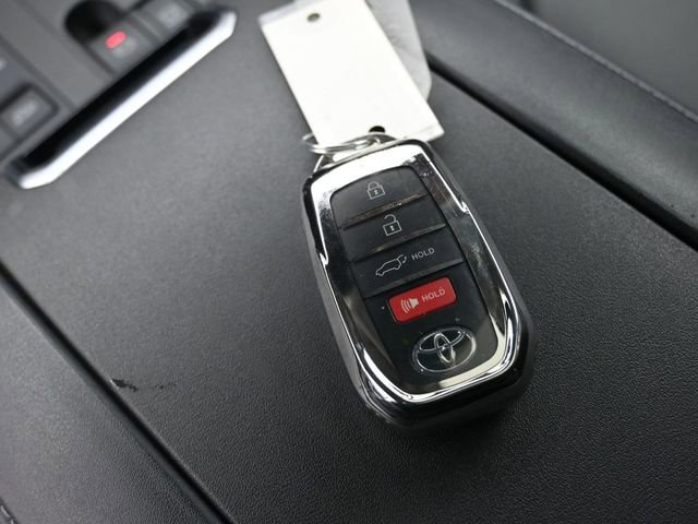 Certified 2024 Toyota Highlander XLE image 21