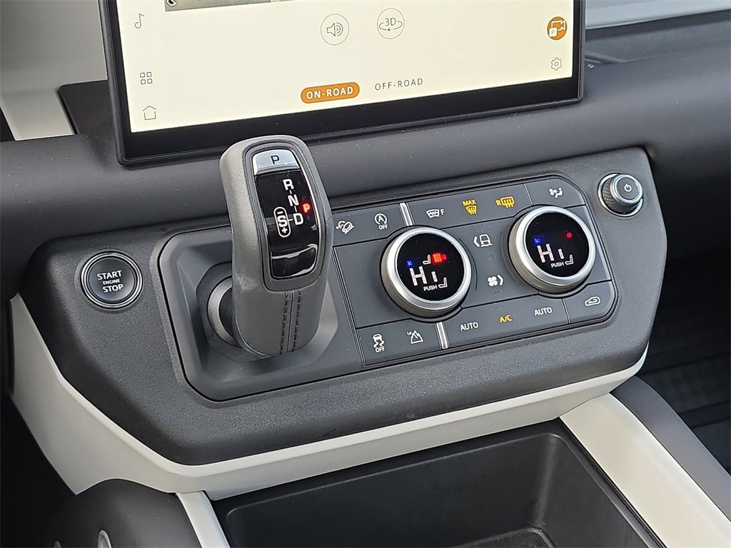 Used 2025 Land Rover Defender 110 S image 23