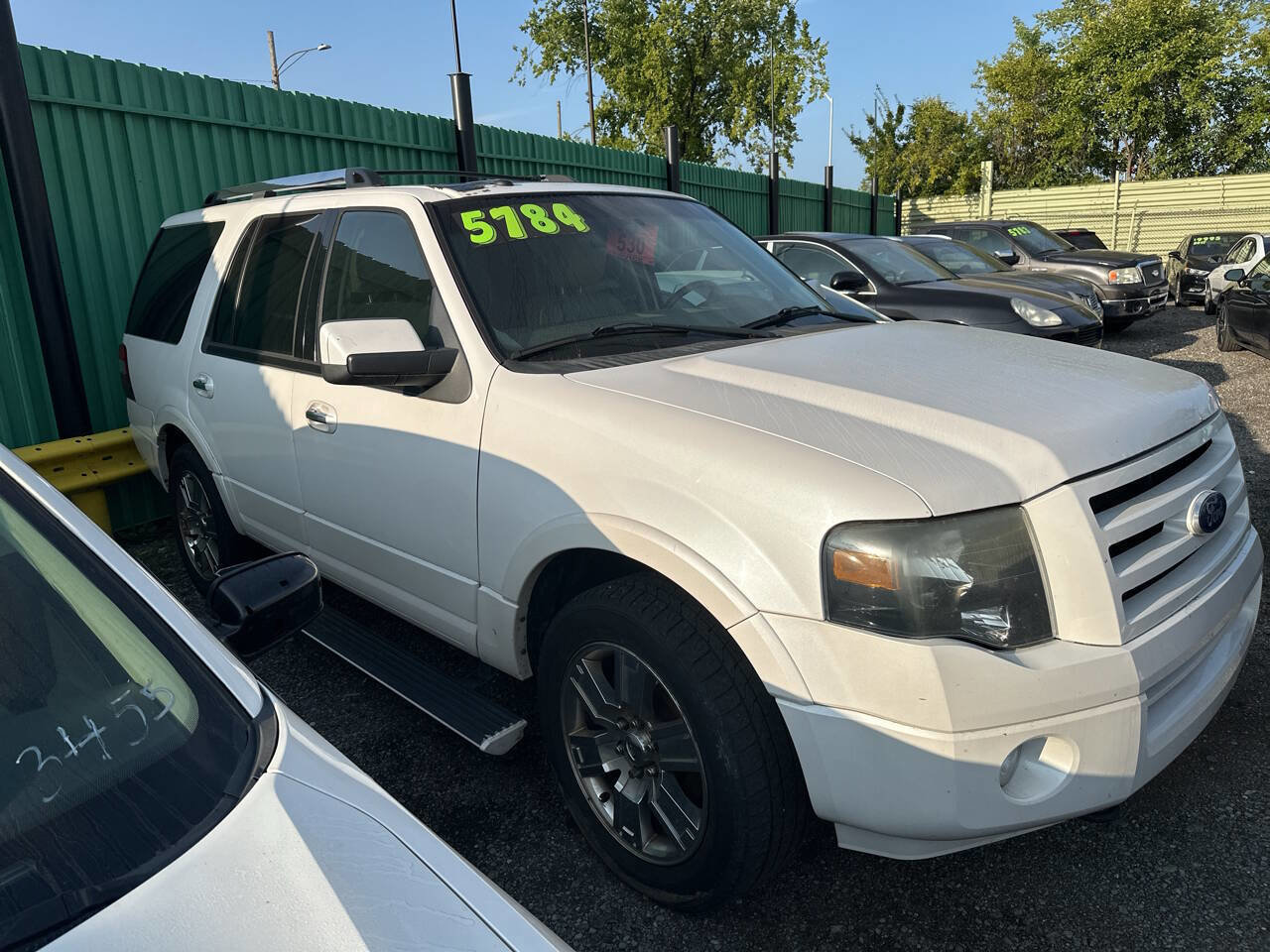 Used 2010 Ford Expedition Limited image 1