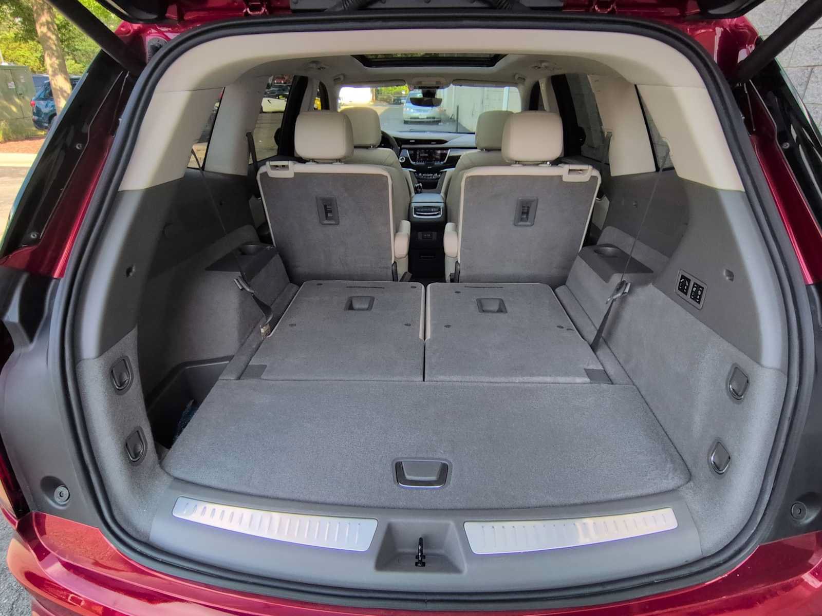 Used 2024 Cadillac XT6 Premium Luxury w/ Technology Package AWD/4WD image 37