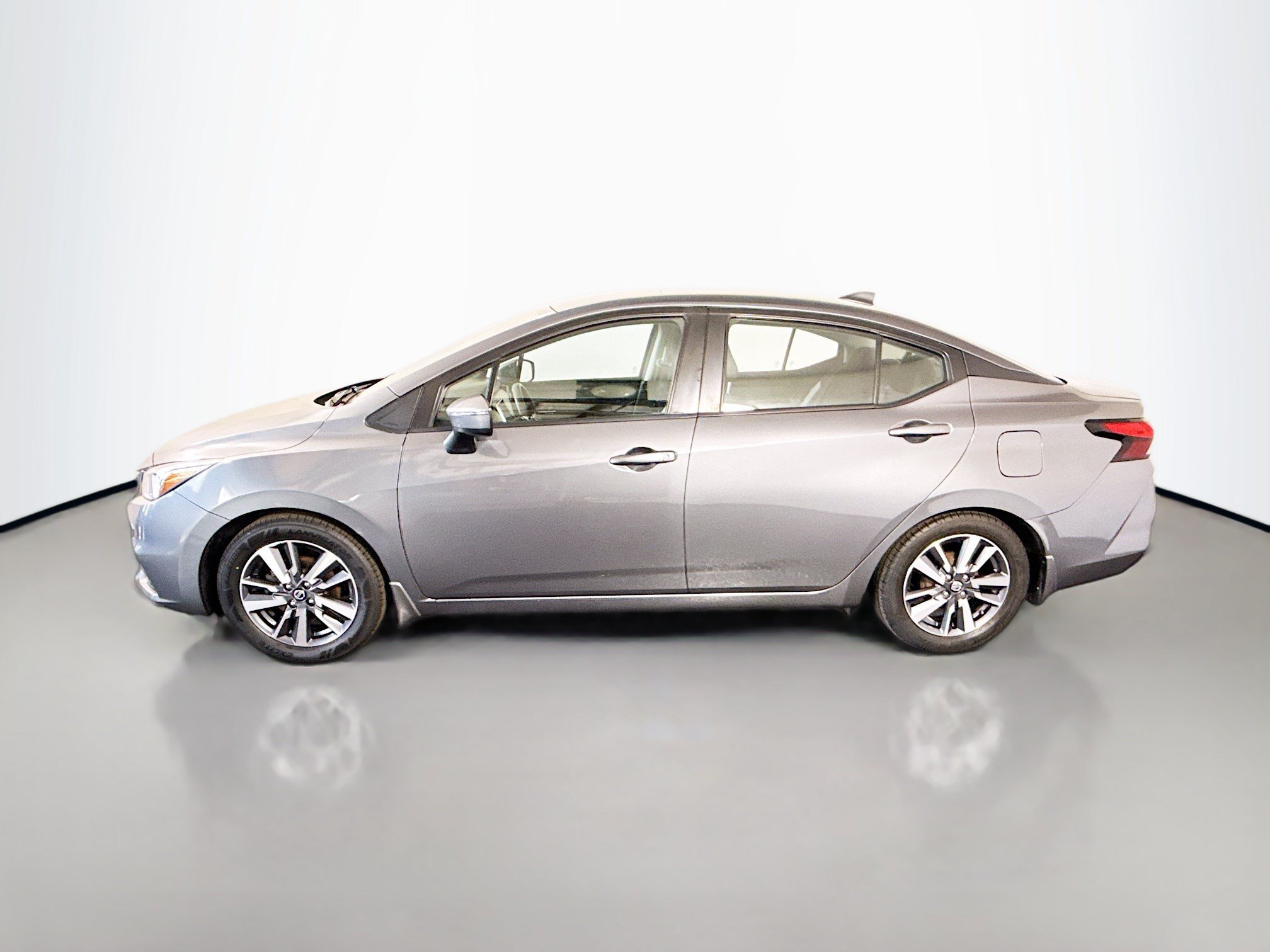 Used 2020 Nissan Versa SV FWD image 6