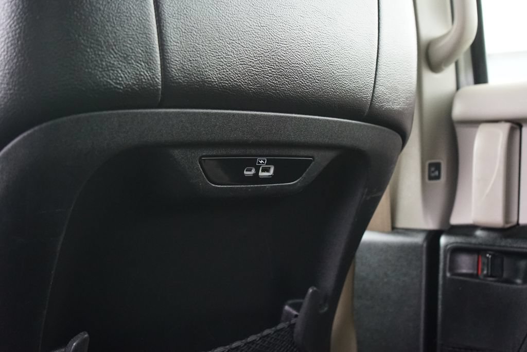 Used 2022 Chrysler Pacifica Touring-L FWD image 12