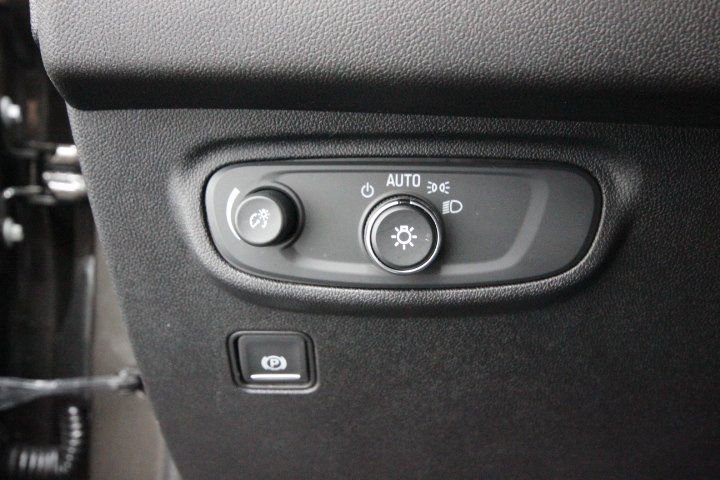 Used 2019 GMC Terrain SLE w/ Driver Convenience Package image 14