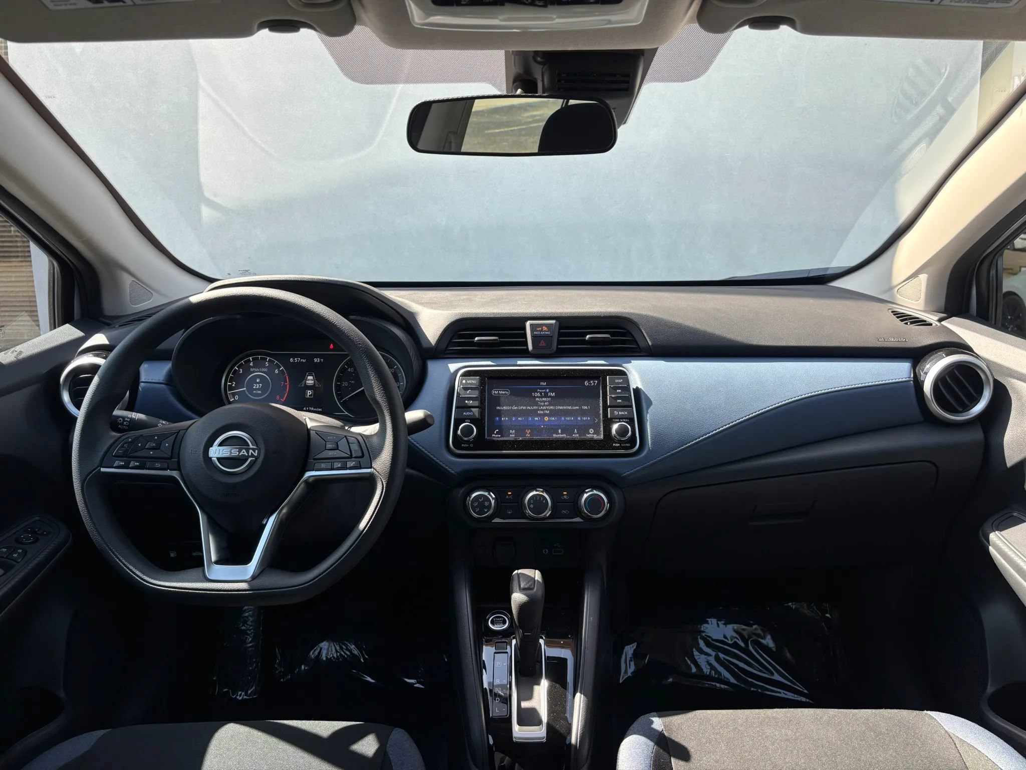 Used 2025 Nissan Versa SV w/ Trunk Package FWD image 16