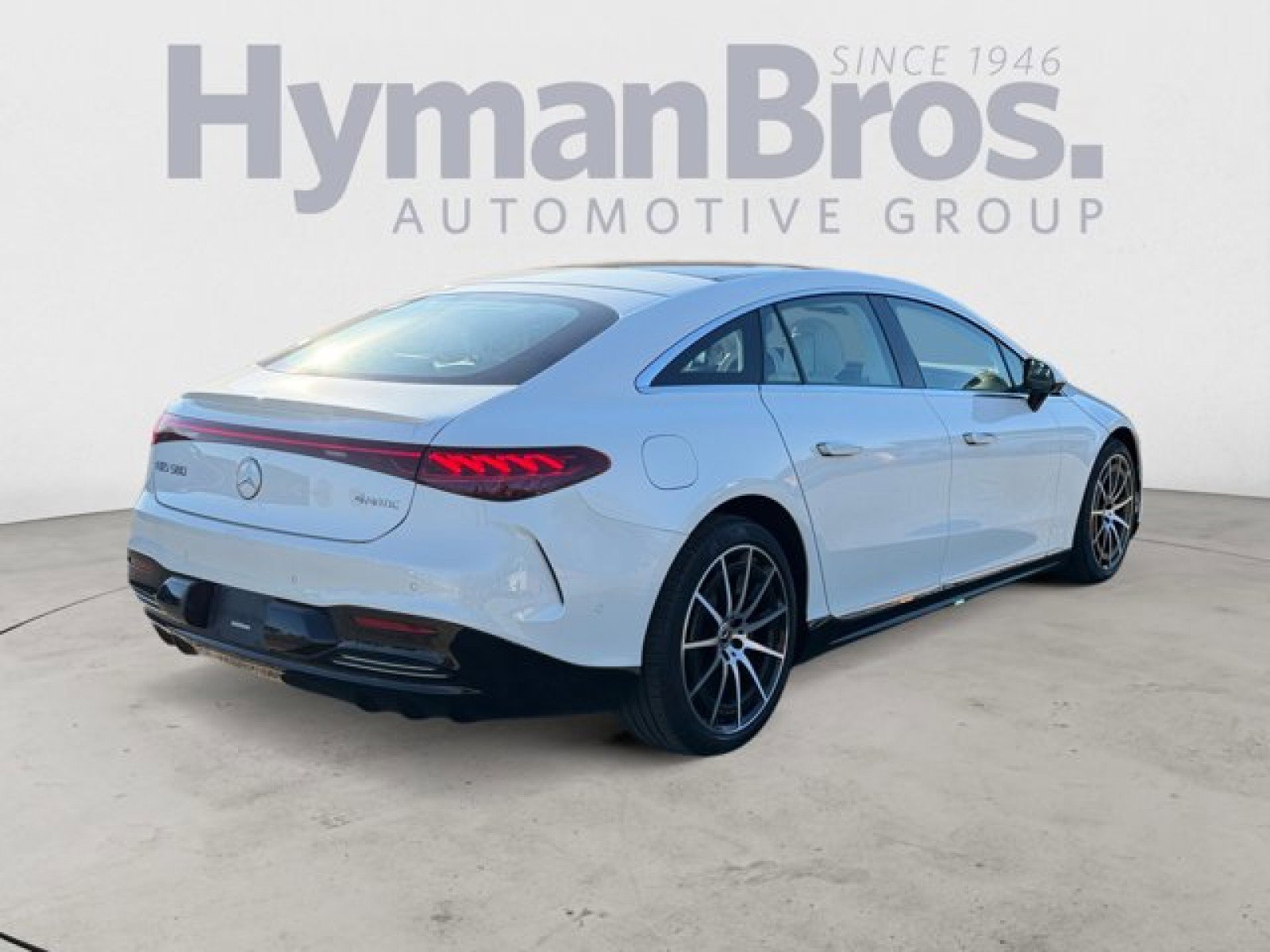 Used 2022 Mercedes-Benz EQS 580 4MATIC Sedan image 3