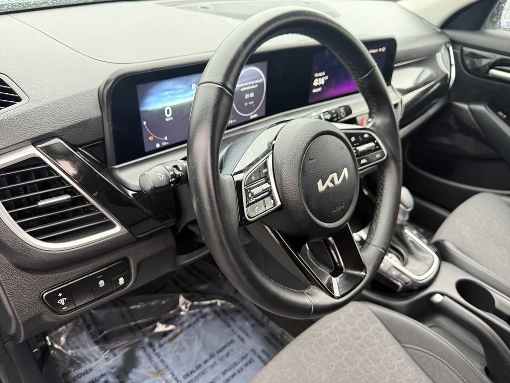 Used 2024 Kia Seltos S AWD/4WD image 28