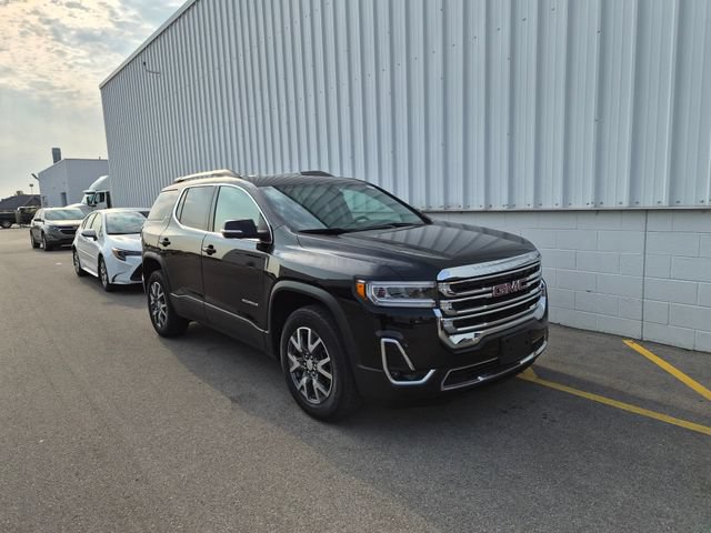Used 2023 GMC Acadia SLT AWD/4WD image 3