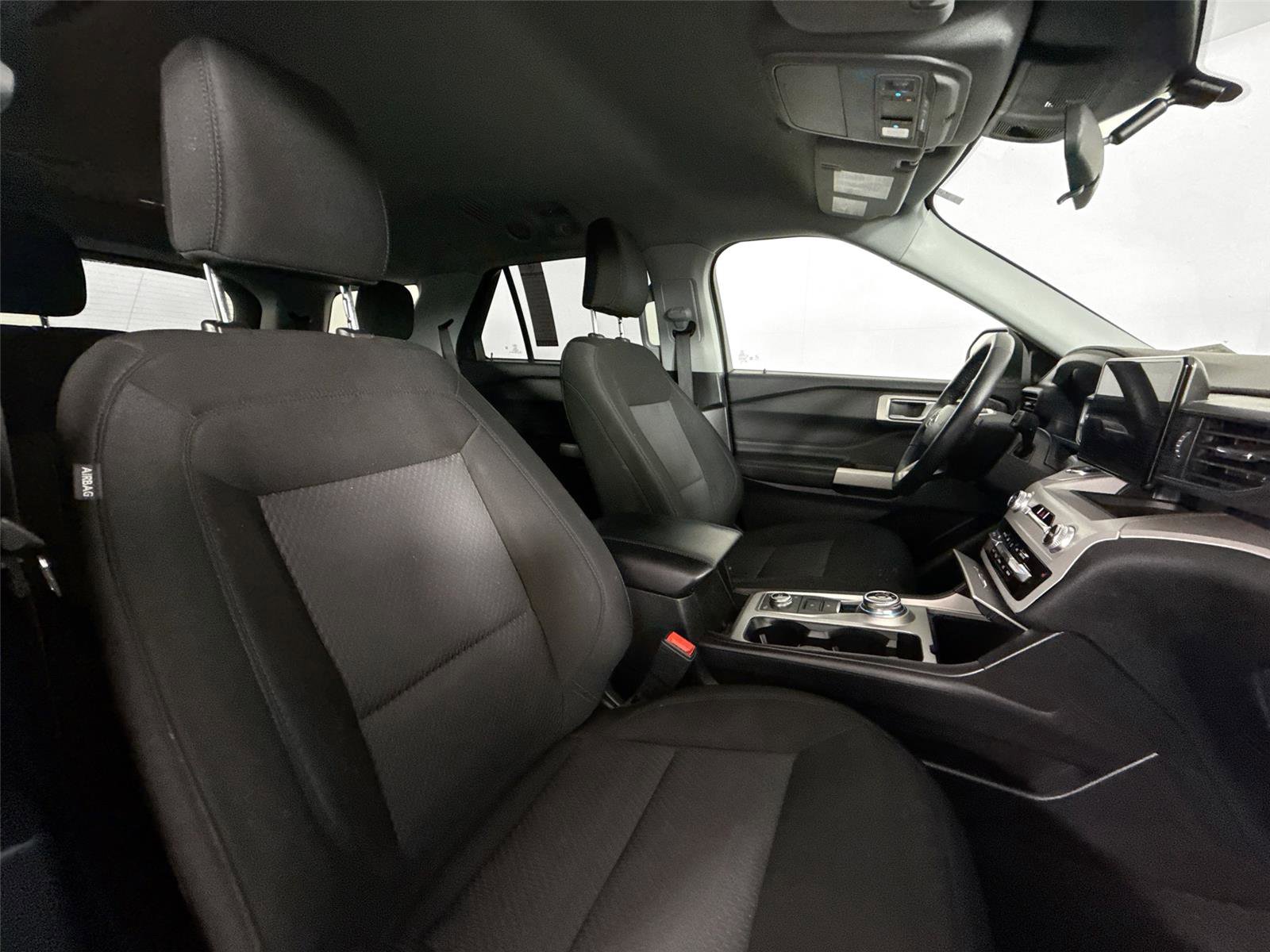 Used 2024 Ford Explorer XLT w/ Class IV Trailer Tow Package image 39