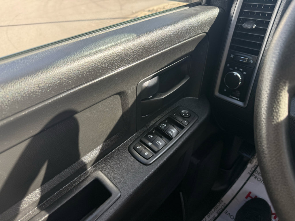 Used 2017 RAM 3500 Tradesman w/ Chrome Appearance Group image 19