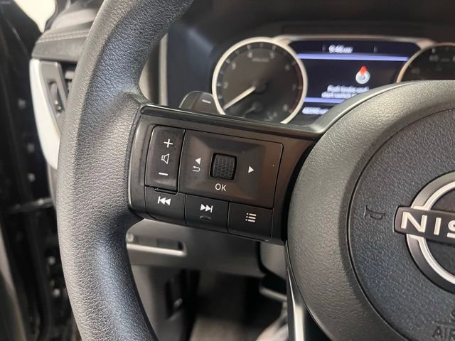 Used 2024 Nissan Rogue S image 25