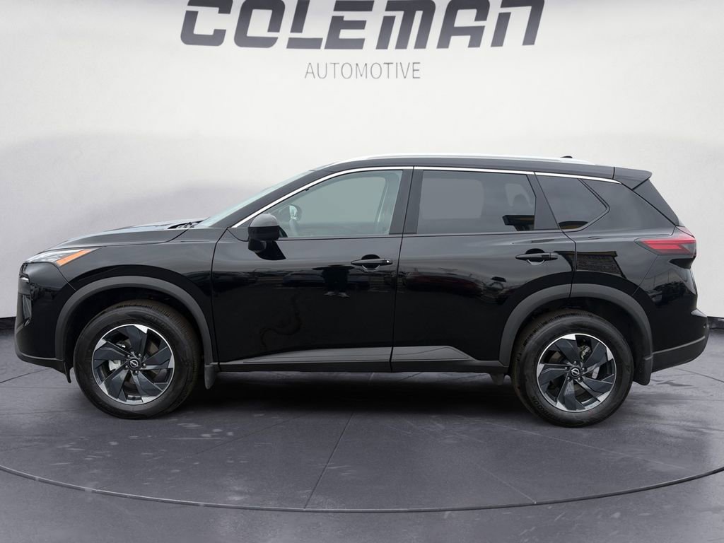 Used 2026 Nissan Rogue SV w/ SV Premium Package image 2