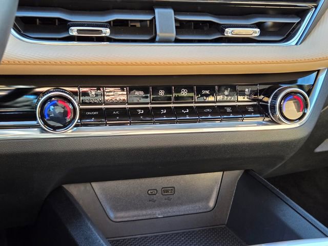 Used 2025 Chevrolet Equinox ACTIV w/ Safety and Technology Package image 34