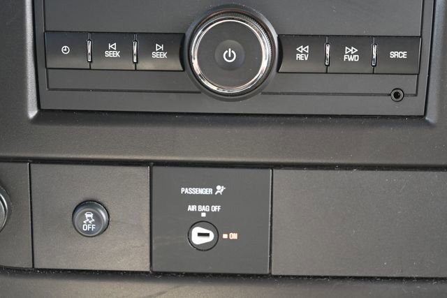 Used 2024 Chevrolet Express 2500 w/ Driver Convenience Package image 18