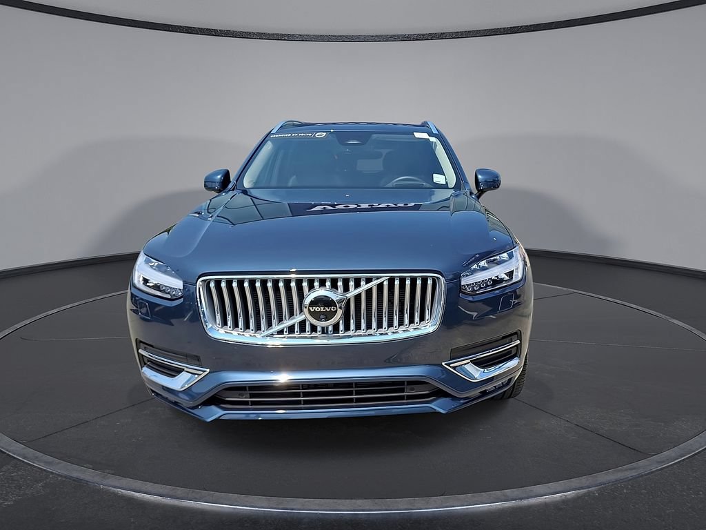 Certified 2025 Volvo XC90 B6 Ultra w/ Protection Package Premier AWD/4WD image 4