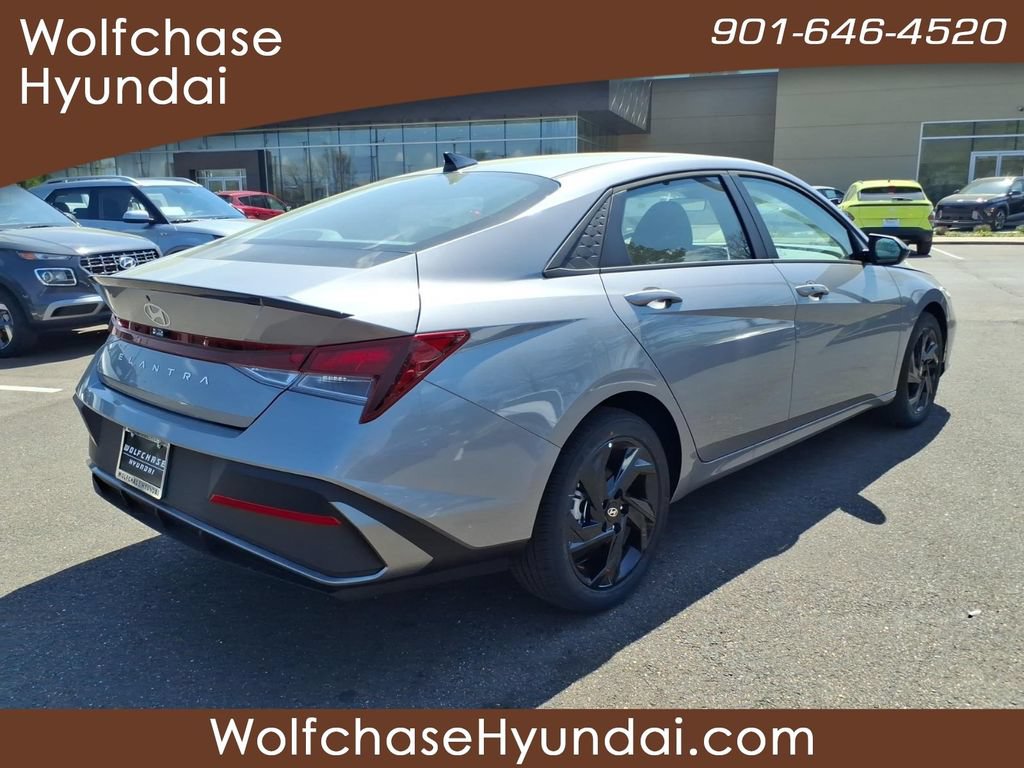 New 2026 Hyundai Elantra Sport FWD image 5