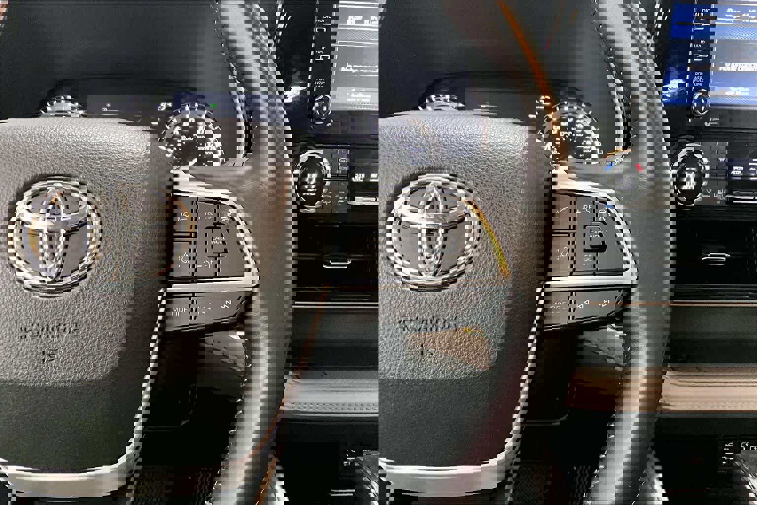 Used 2022 Toyota Highlander XLE image 23