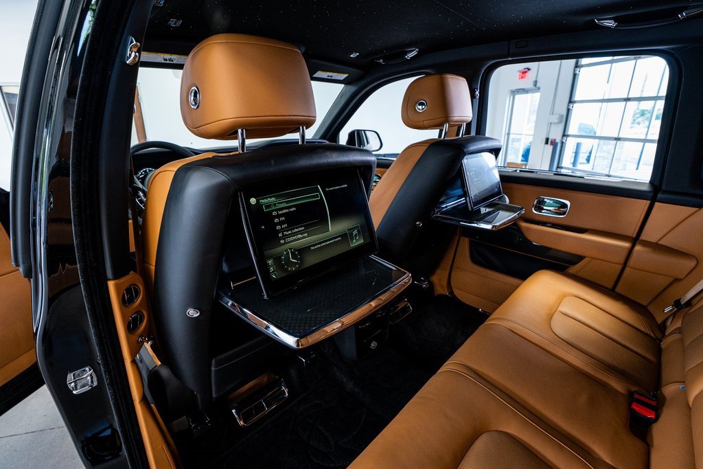 Used 2022 Rolls-Royce Cullinan Black Badge image 68
