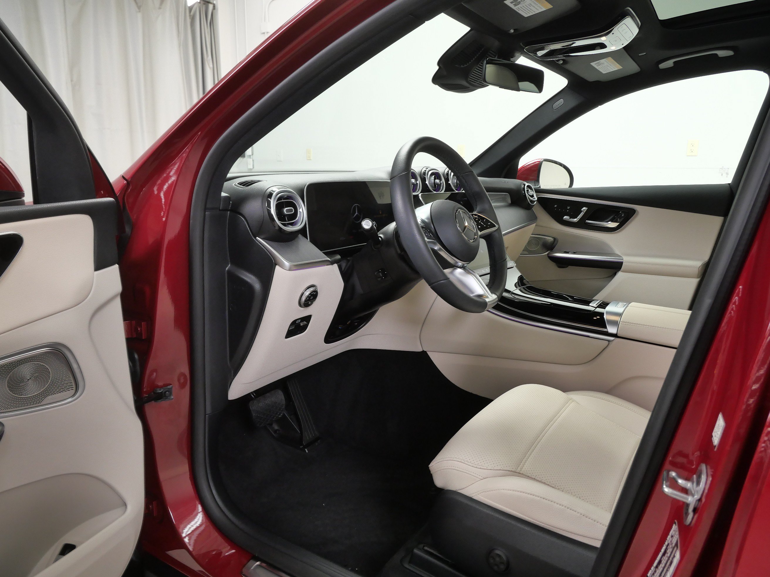 Certified 2026 Mercedes-Benz GLC 350e 4MATIC w/ Driver Assistance Package image 6