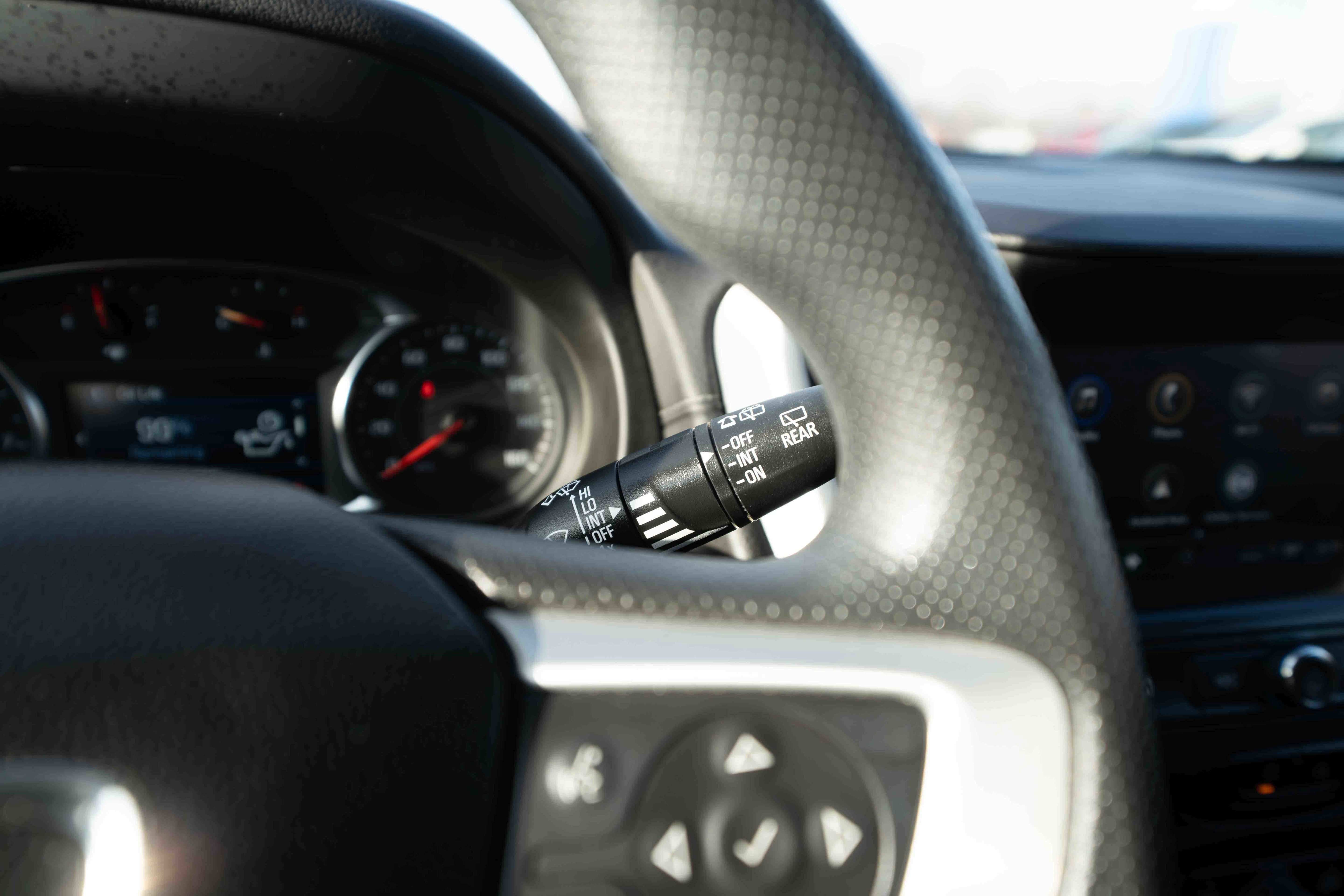 Used 2023 GMC Terrain SLE w/ Driver Convenience Package image 14