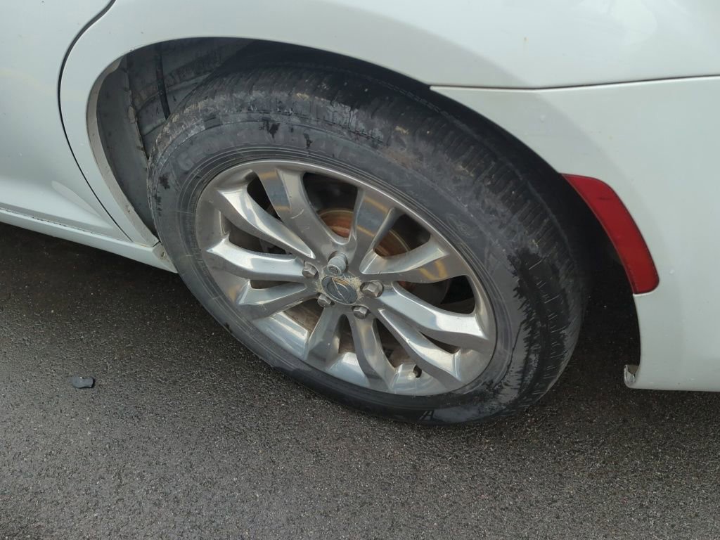 Used 2015 Chrysler 300 Limited AWD/4WD image 5