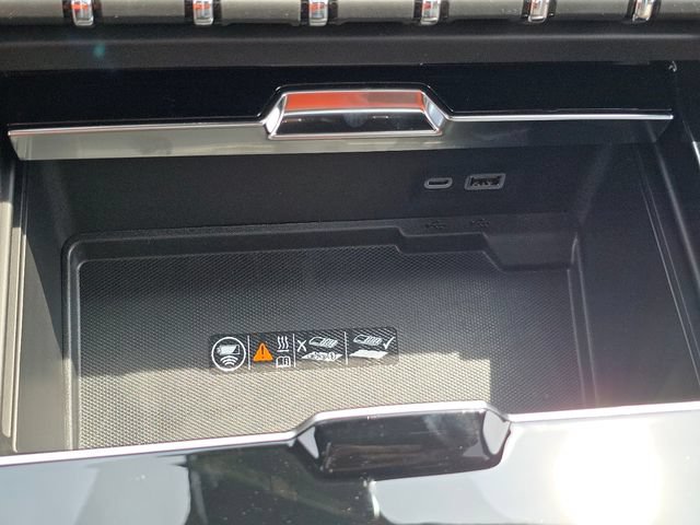New 2026 GMC Yukon Denali Ultimate AWD/4WD image 10