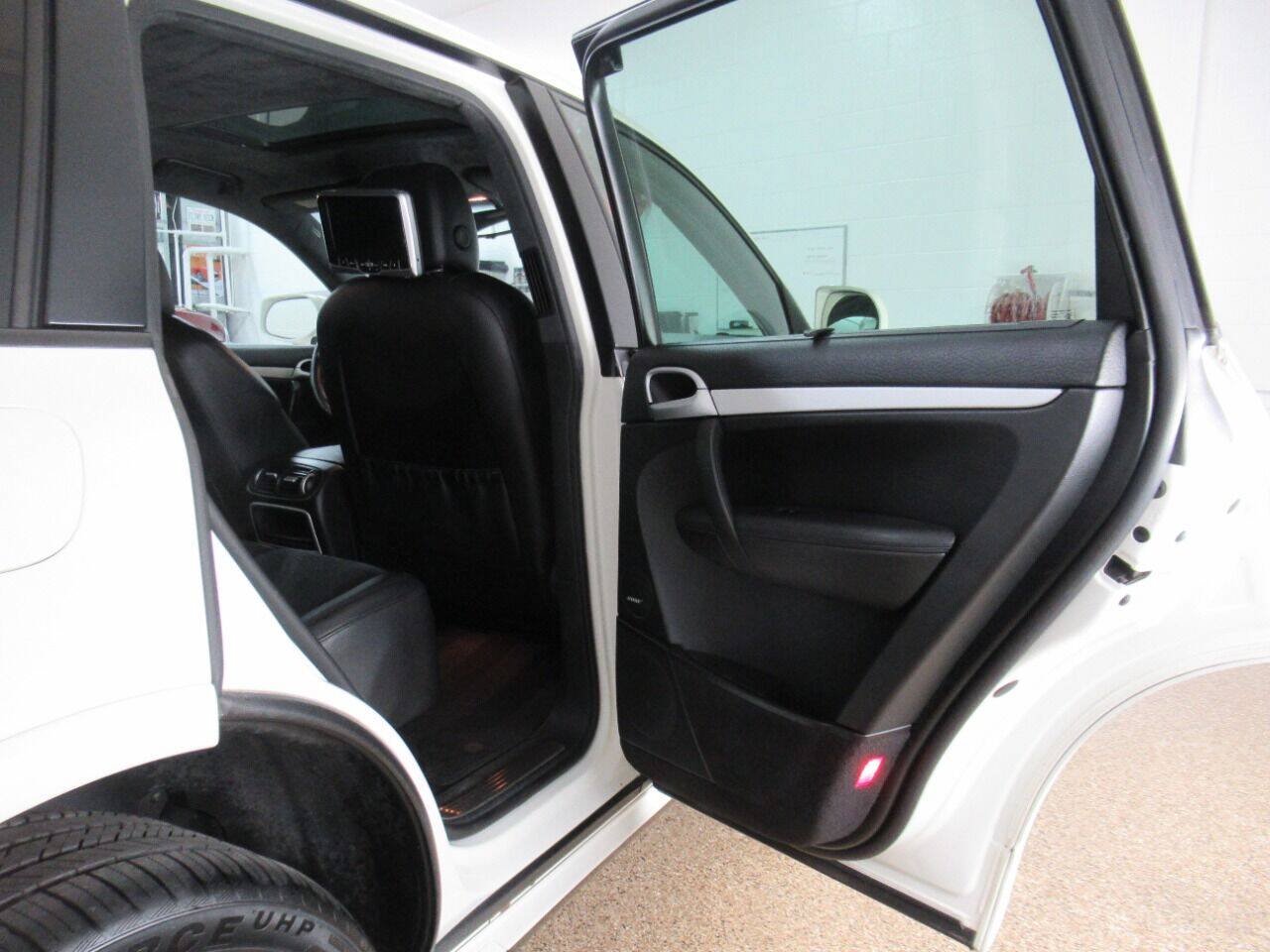 Used 2010 Porsche Cayenne GTS AWD/4WD image 23
