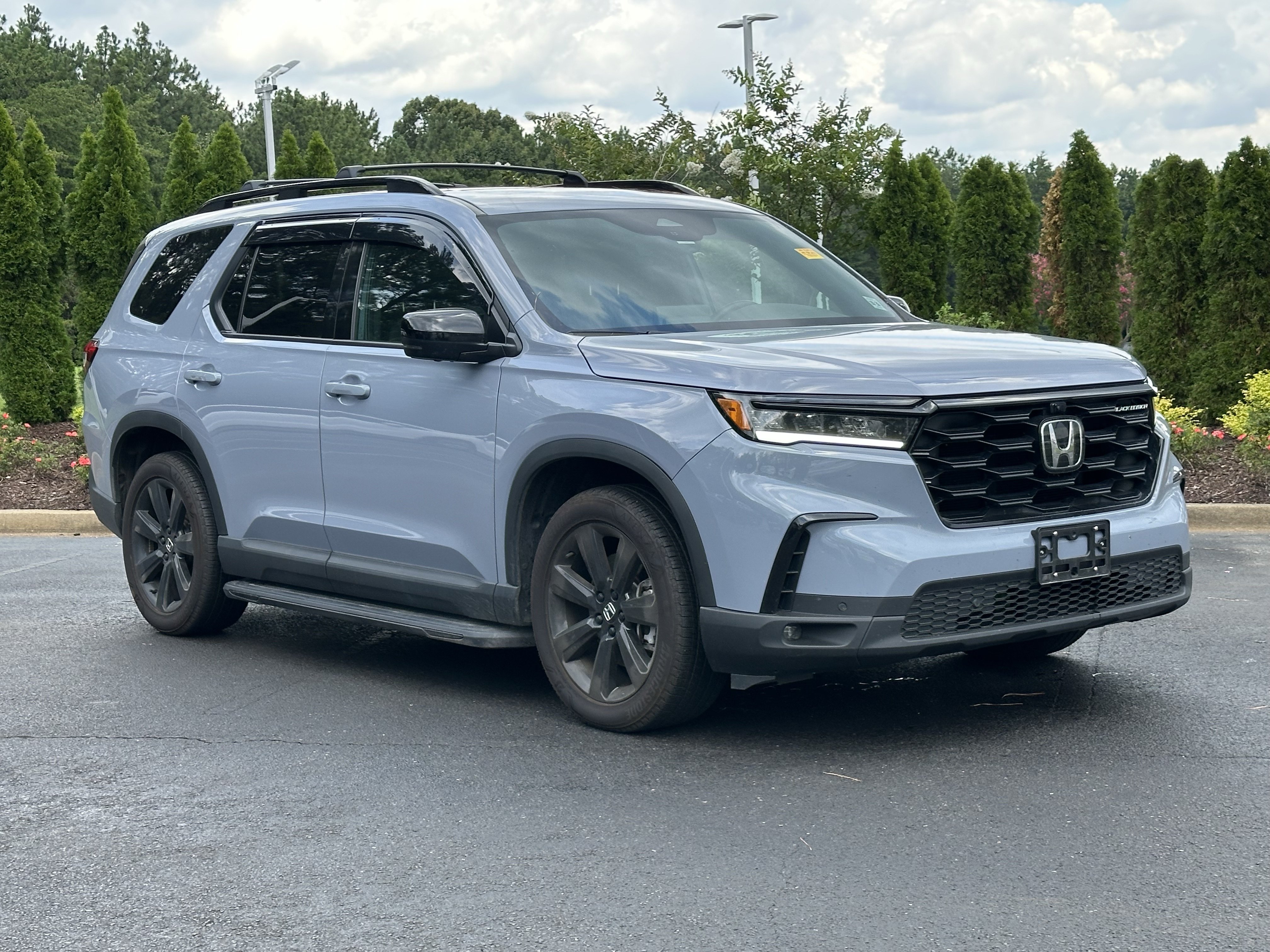 Used 2025 Honda Pilot Black Edition image 2