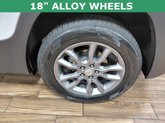 Certified 2024 GMC Terrain SLT image 11