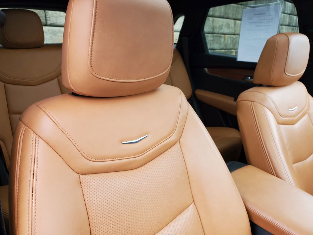 Certified 2023 Cadillac XT5 Premium Luxury w/ LPO, Floor Liner Package image 41
