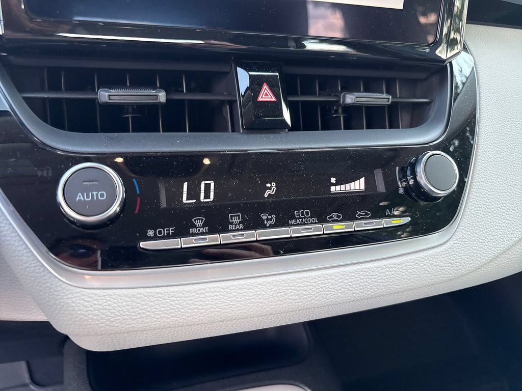 Used 2025 Toyota Corolla LE FWD image 23