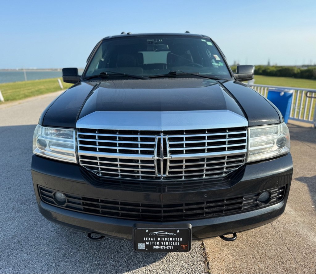 Used 2013 Lincoln Navigator L 4WD w/ HD Trailer Tow Pkg image 2